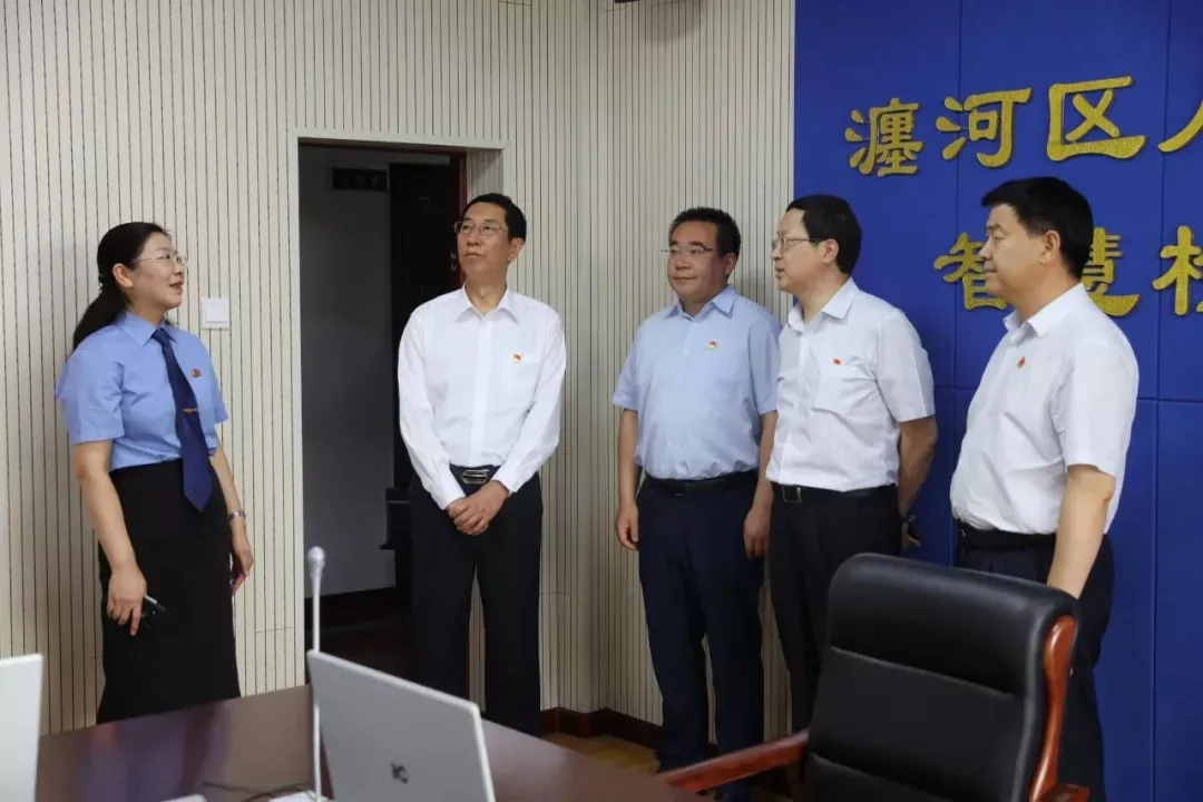 段文龍到洛陽(yáng)檢察機(jī)關(guān)調(diào)研時(shí)強(qiáng)調(diào):抓住重點(diǎn) 持續(xù)深化 全力推動(dòng)基層檢察工作高質(zhì)量發(fā)展